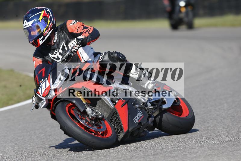 /Archiv-2025/49 26.08.2025 Cornu Master School ADR/blau-bleu/77